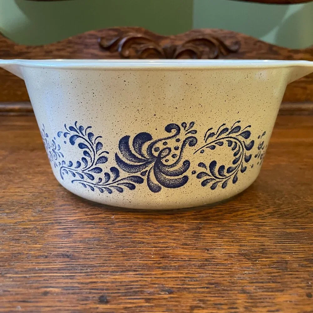 Vintage Pyrex Tan with Blue Flowers, Homestead Pattern, 473-B Casserole, No Lid